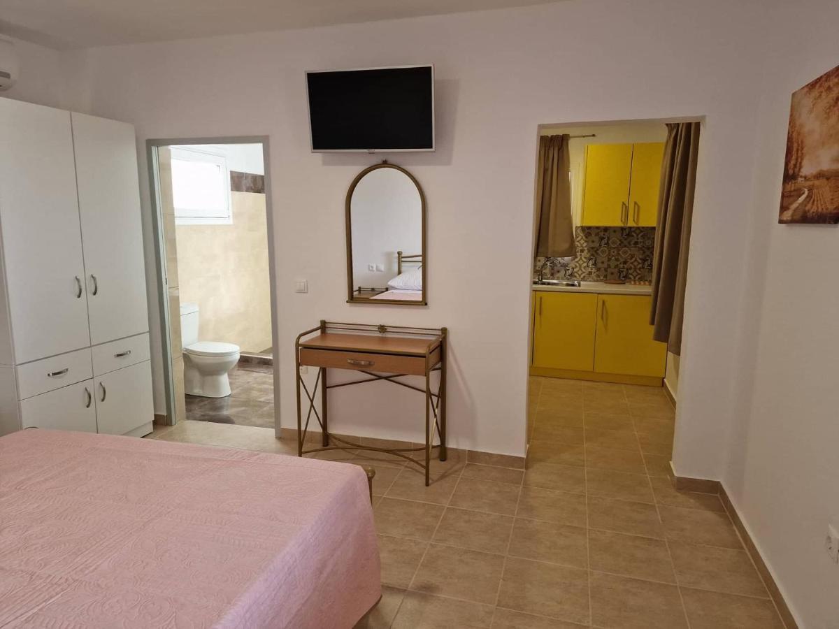 Solymar Prive Apartment Archangelos  Exterior photo