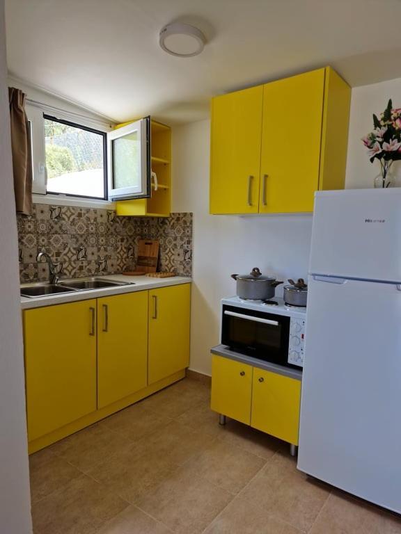 Solymar Prive Apartment Archangelos  Exterior photo
